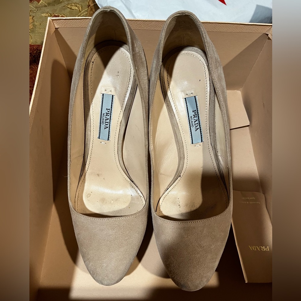 Prada velvet heels size 37.5